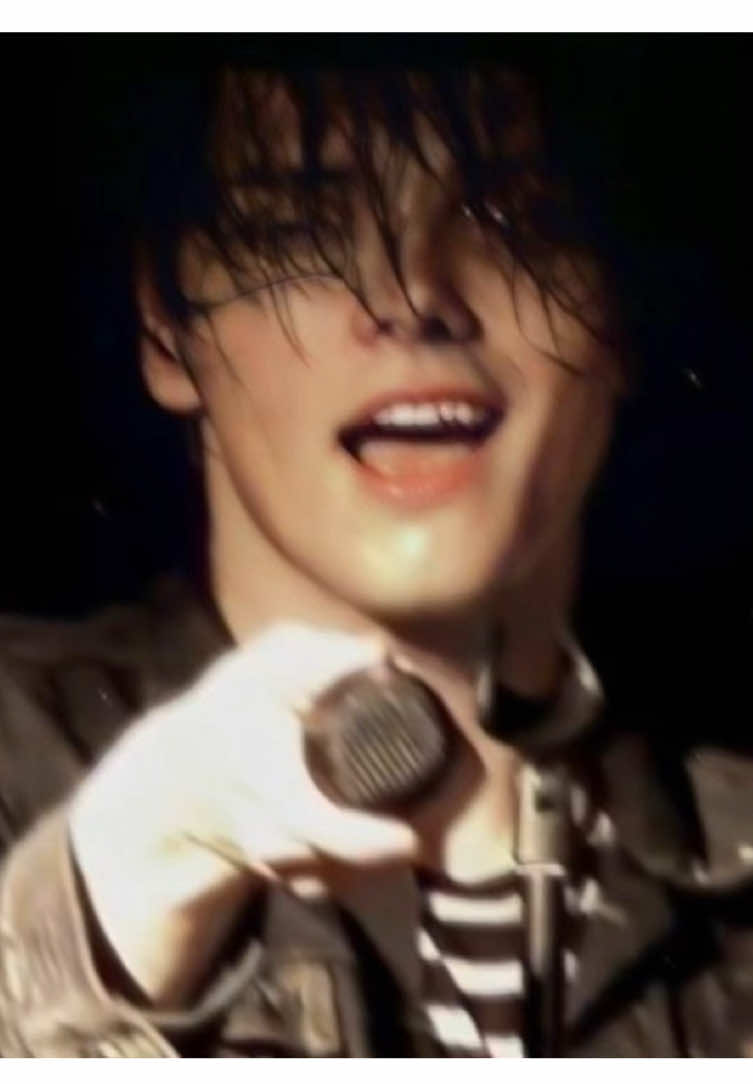 Always love Gerard but love this song fr | #mychemicalromance #gerardway #gerardwayedit #edit #mcr 
