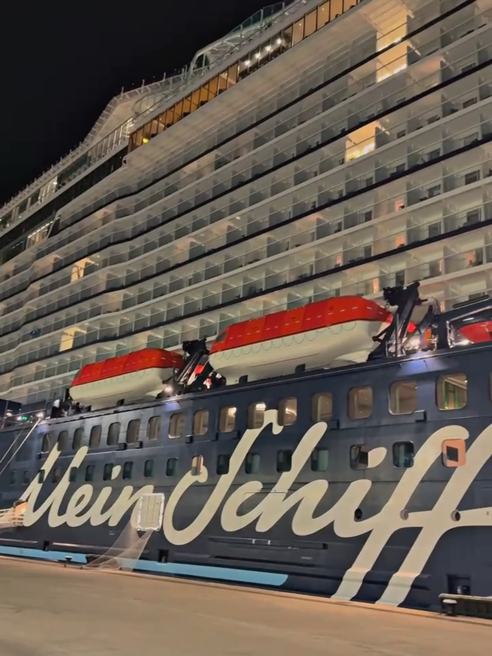 penteng kerjo  #fypシ #fyp #cruiseship #4u  #foryou 