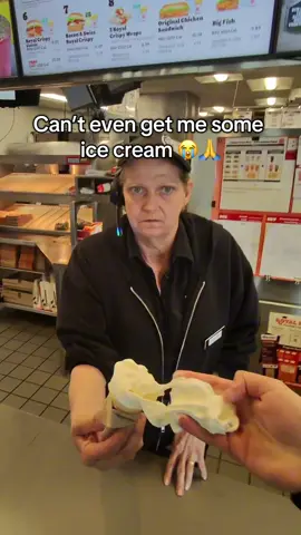 I might have traumatised her😭🙏 #icecream #freewil #pov #foryou #burgerking 