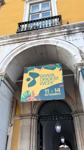Brasil Origem Week em Lisboa 2025 Comida, arte & música ao vivo 🇧🇷  11 de setembro: 16h às 20h 12, 13 e 14 de setembro: 14h às 20h 📍Pátio da Galé Lisbon (Praça do comércio) 