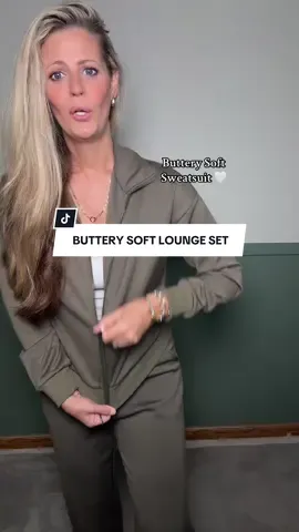 Buttery soft lounge set you’re gonna want to live in! 😍👏🏻 #loungeset #loungewear #sweatsuit #twopieceset #fallfashion 