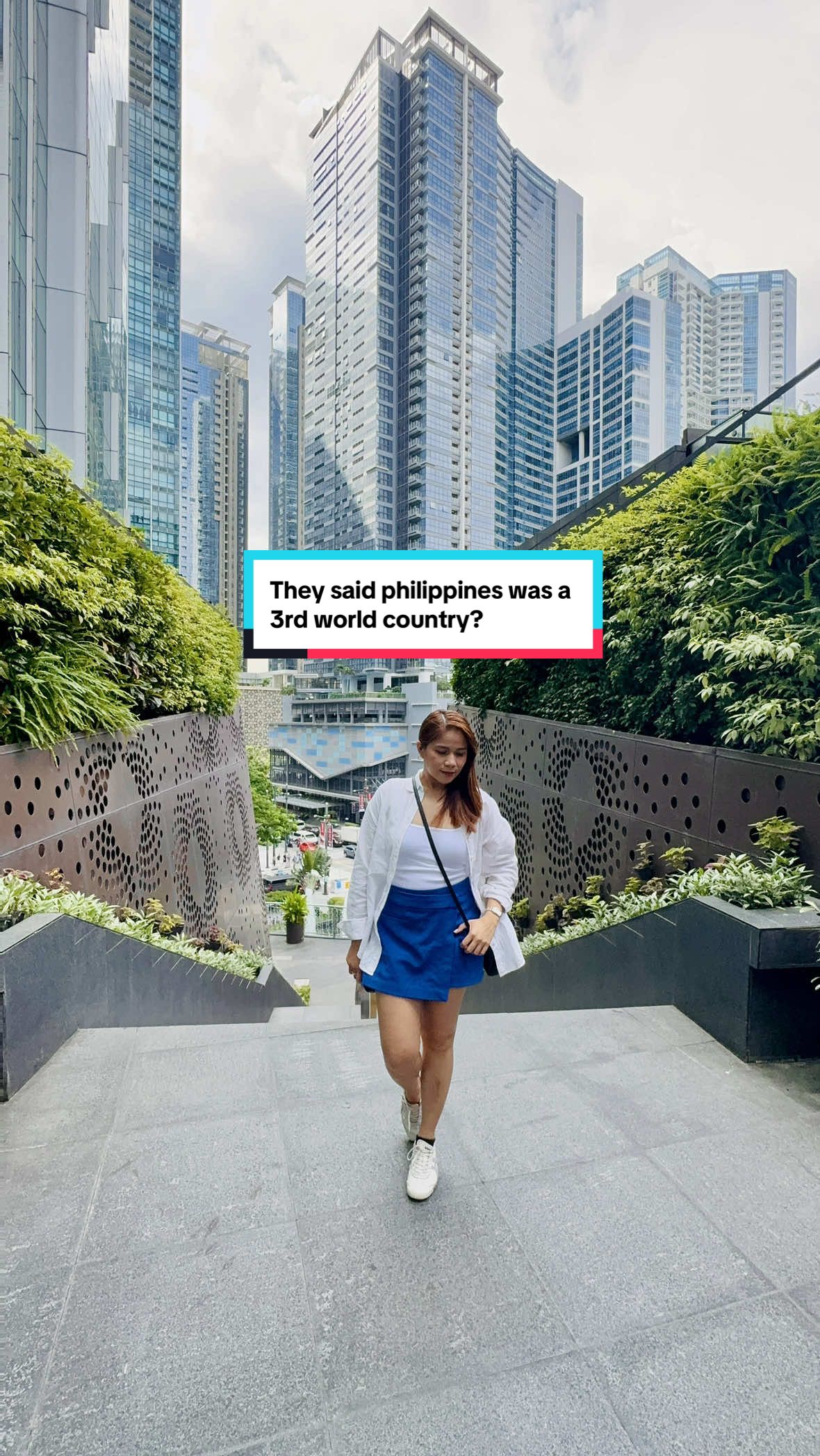 They told me the Philippines is all poverty and chaos… But here I am in BGC, surrounded by skyscrapers, luxury malls, and a vibe straight out of Manhattan. Don’t believe the lies. See it for yourself. 🌆🇵🇭 #philippines #bgc #bonifacioglobalcity 