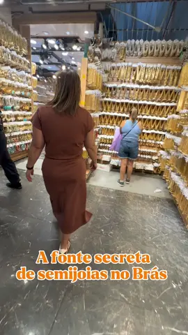 A FONTE SECRETA DE SEMI JOIAS NO BRÁS! 🔥 Quer ter acesso a ela e a mais de 500 fornecedores direto da fonte, com preço de quem compra no Brás?✨ COMENTA “EU QUERO” 👇🏻