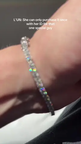 Who are you getting it for? #bracelet #boyfriendgifts #boyfriendcheck #boyfriend #boyfriendgift #boyfriendgiftideas 