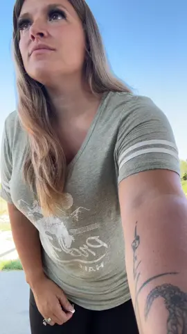 It’s been a minute but heyyyy 👋🏻 #curvy #tiktokshop #imback #wife #oilfieldwife 