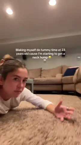 Tummy time 😭@itgirl (Via:@Zion Whiting)