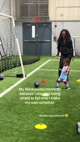 This is the moment I prayed for when I had my son and decided that I was going to be a full time entrepreneur.  Too many people are so afraid to fail that they are missing out on the life of their dreams 🤦🏽‍♀️ There are literally hundredsss of businesses that you can start along side your job to bring in more income. More income= more freedom. 👉🏽 Comment “community” if you want my help for free 😏