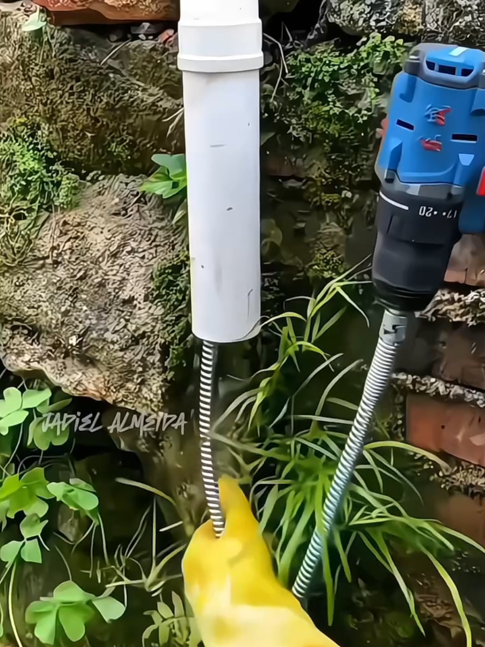 Desentupidor adaptador para furadeira