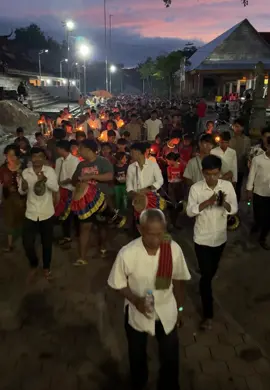 ពិធីដង្ហែបាយបិណ្ឌ បោះបាយបិណ្ឌ បិណ្ឌទី៥ យប់នេះមេឃភ្លៀងផង តែបងប្អូនកូនចៅអញ្ជើញមកច្រើនណាស់ វត្តមុនធ្យាន១២/០៩/២០២៥