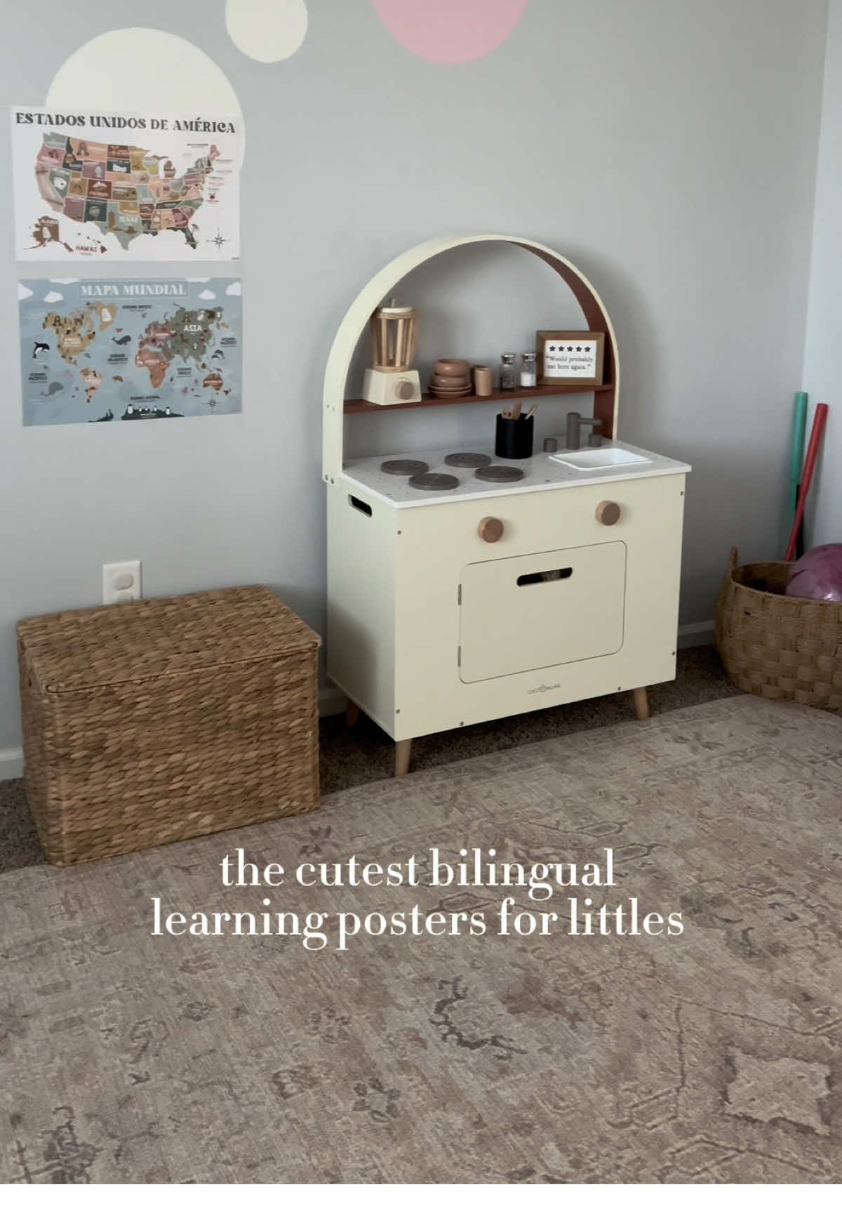 how stinkin’ cute are these learning posters! these posters translate basic English and Spanish words 🫶🏻 #playroomdecor #playroomposters #playroominspo 