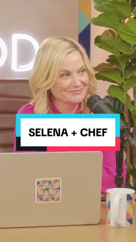 Selena’s here to clear up some (cooking) rumors.  #selenagomez #cooking #chef