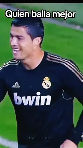 no solo son futbolistas también bailan#paratiiii #messivscristiano #siemprecr7 #ysiempre_messi