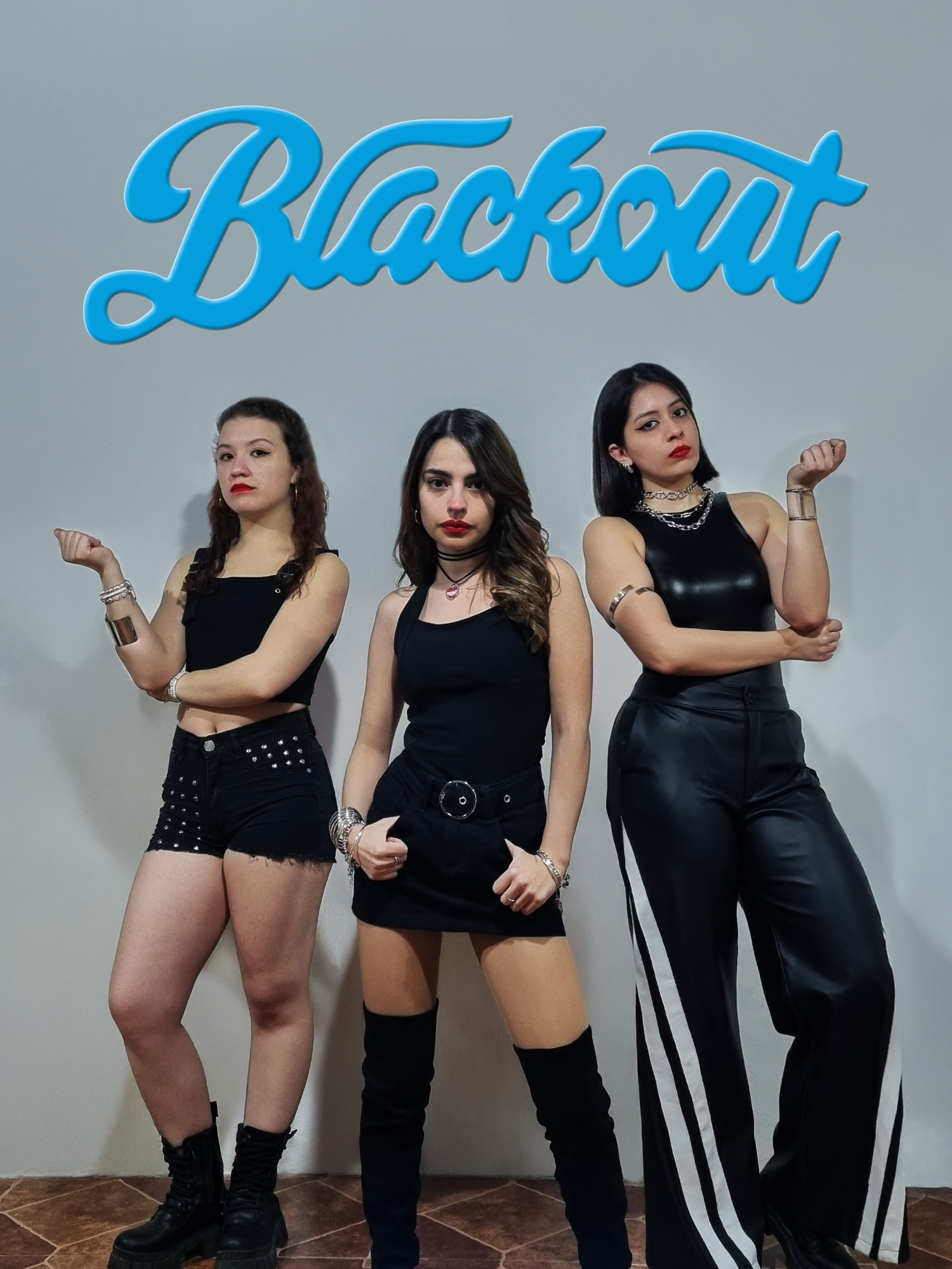 Bajo el blackout, baby, no doubt 💦 • • • 🧊 @emiliamernes @tinistoessel @nicki.nicole 🧊 • • • #dance #dancecover #blackout #blackoutdance #blackoutchallenge #fy #fyp #fyppppppppppppppppppppppp #viral