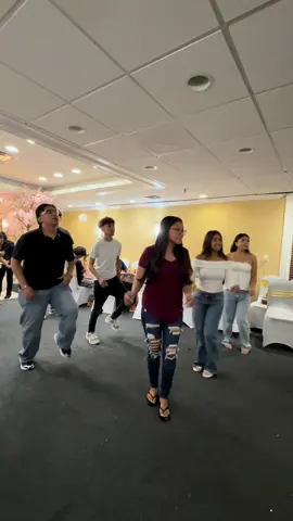 No puede faltar la música nacional en las fiestas de jóvenes #morenadaboliviana🇧🇴  @Jach’a Mallku #banda