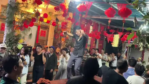 夜晚dj 早上也dj#包厢文化 #dj #djremix #东南亚 #chinatiktok #f #fy #🇨🇳 