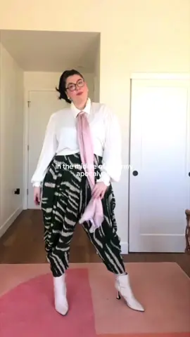 a moment for all the big girls dressing up and showing out even when the fashion industry wishes we didn’t exist ☺️ #plussizefashion #plussizeootd #fatfashion 