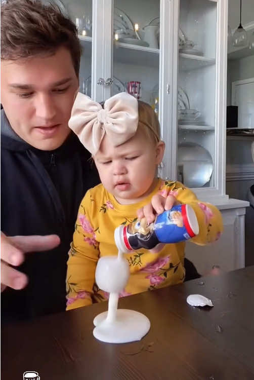 The child pours water for the first time🤣#foryou #baby #cute #funny #funnyvideos #fyp #tiktok 
