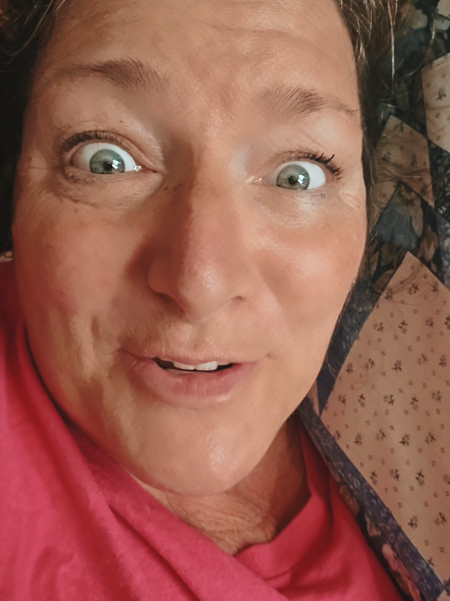 I didnt wven know my eye did this till just now!! @Victoria #fyp #genx #eyes #lookup #fypシ 
