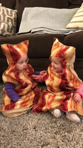 Because who doesn’t love bacon?! 🥓    Halloween is only 7 weeks away, so we’re dedicated our next 7 #tbt #throwbackthursday posts to our family’s favorite costumes over the past 7 years 🎃    Our older twins first Halloween was sizzlin’ in these baby bacon costumes 😂 2018 🖤