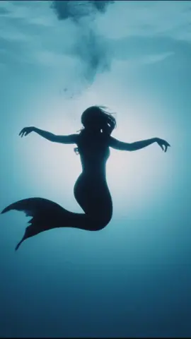 Esta la hicimos para recordar ese amor que se sigue sintiendo presente ❤️‍🩹 amen más a esa persona para que nunca se la tengan que dedicar 🌋 ESTA ES TU CASA NENA es puro sentimiento como los que cargan los boleros ❤️‍🔥 Gracias mi bestia @camilo por sumarse a esta vibra!  ya la pueden escuchar en todos lados #EstaEsTuCasaNena