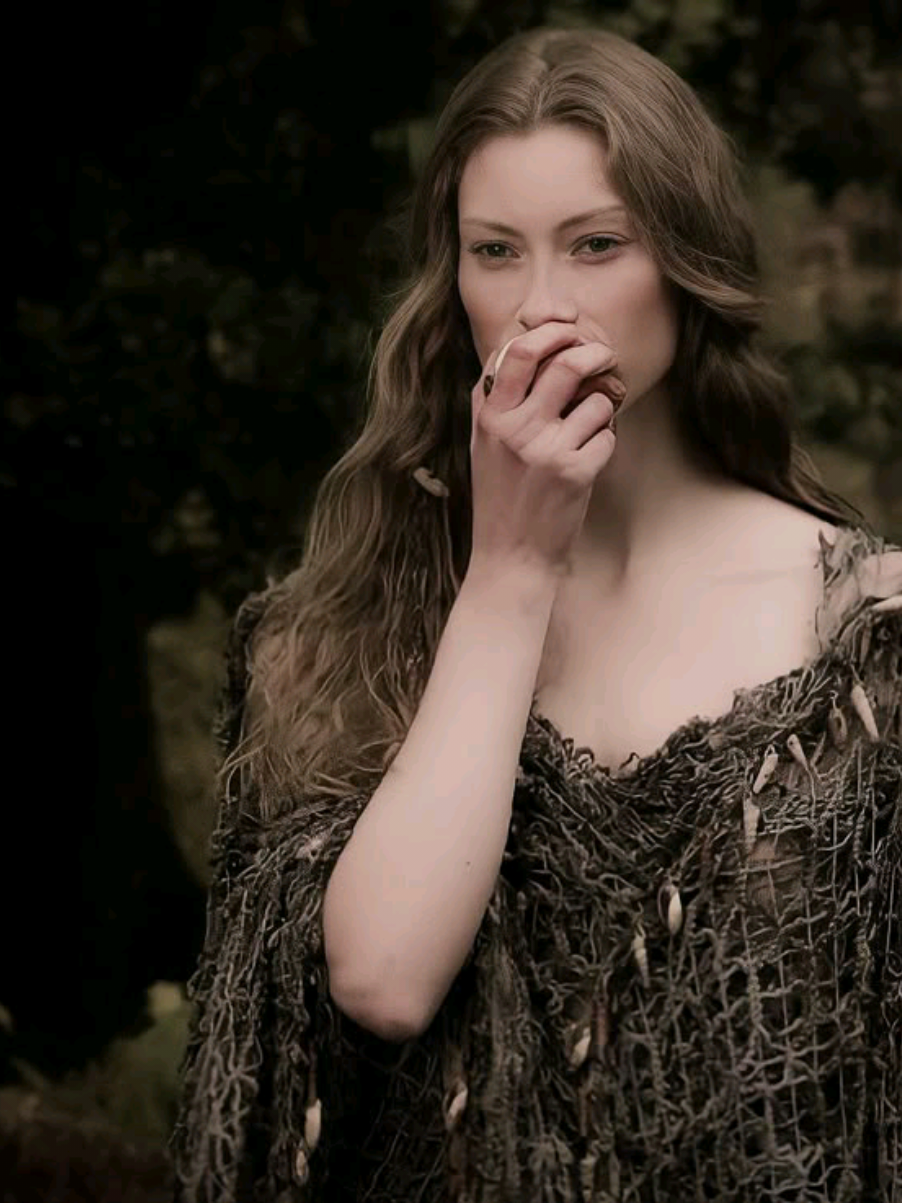 آسلوغ اِبنة سيغورد. #vikings #series #ragnar #queen #مالي_خلق_احط_هاشتاقات 