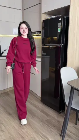 Set bộ nỉ thêu cao cấp  trẻ trung năng động tôn dáng, chất mềm đẹp mê nay hời lắm ý giá thì rẻ ntn bảo sao không hót   #setbo #setboxinh #setbonu #setbothethao #setboni