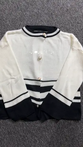 Cardigan stripe 🐼 #cardigan #ootdfashion 