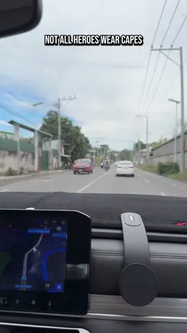 …some just flash their headlights. 🔫 Up ahead. Real MVPs right here 🫡 #davaocity #davao #fyp #foryou #foryoupage 