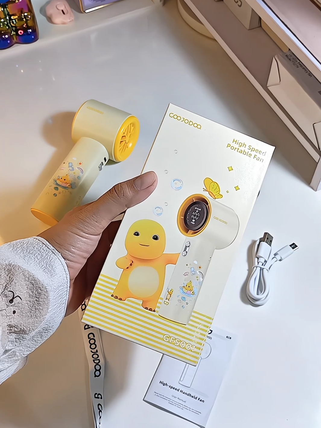 Ê ẻm xinh thiệc mấy bà ơi. Quạt Nailoong đã xuất hiện. #quatminicamtay #quatgoojodoq #nailoong #backtoschool 