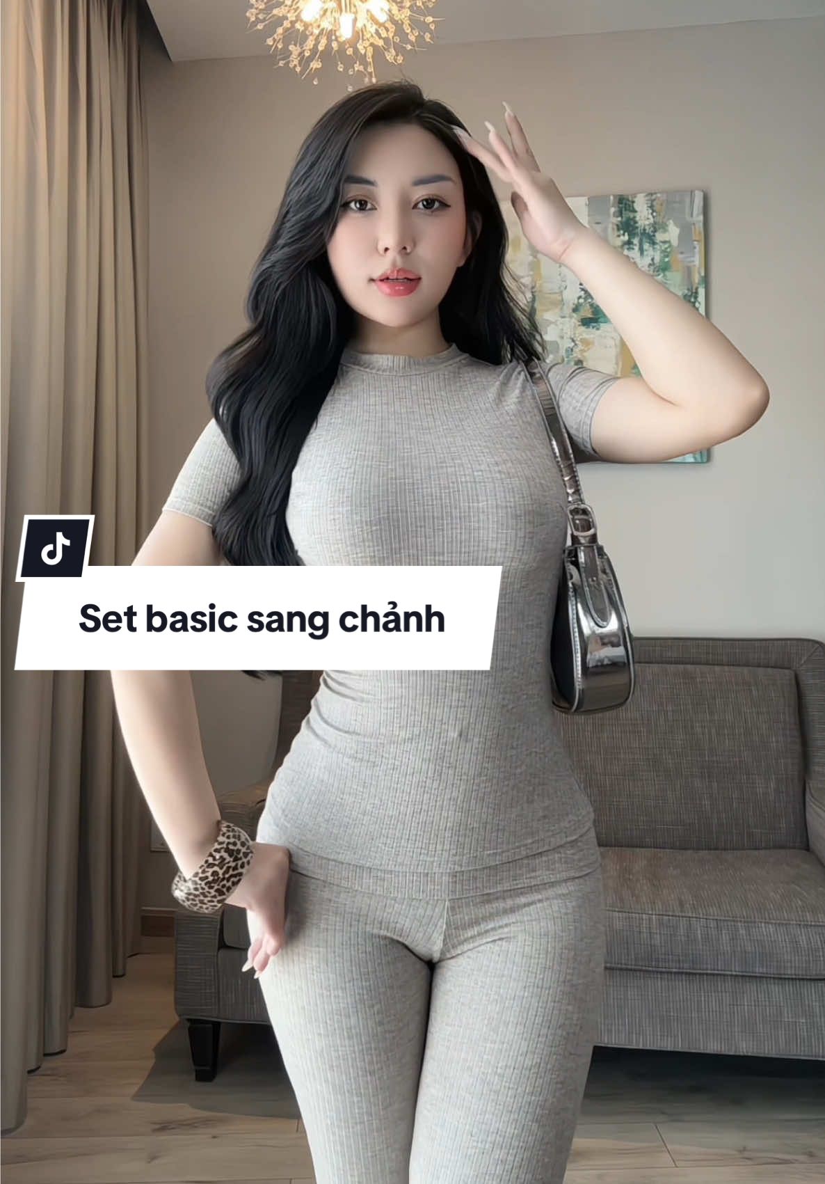 Đơn giản nhưng diện là sang lên tức thì. Sắp mùa thu kiểu gì  em này cũng chuẩn bị lên hot trend #thoitrangnu #set #xuhuong #thudong2025 