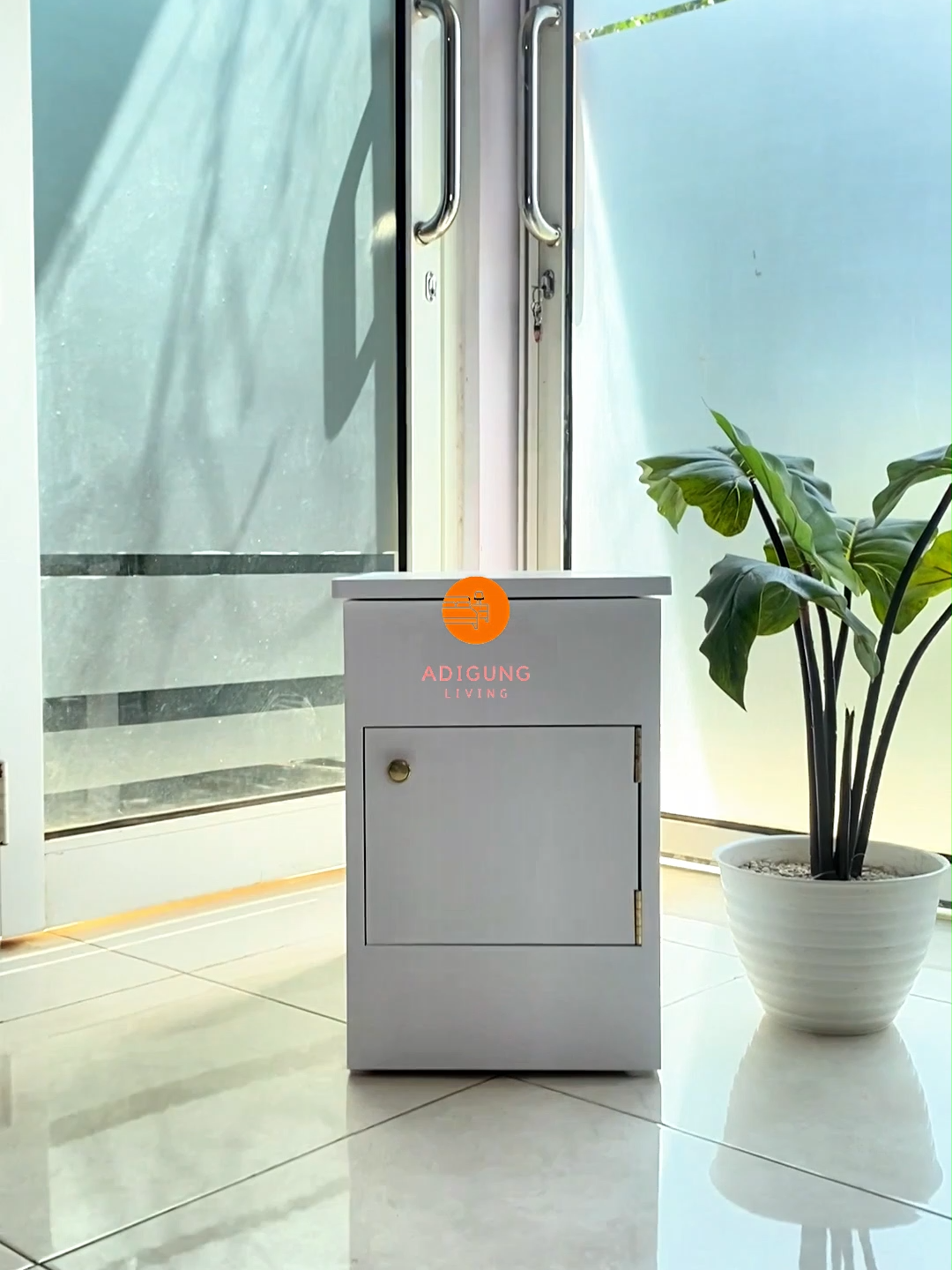 Livia satu pintu🛏️ Bedside Nakas Hidden Kunci Lift Up Penyimpanan – Warna Putih Minimalis di luar, maksimal di dalam. Nakas putih elegan ini hadir dengan fitur lift-up dan hidden lock—tempat sempurna untuk menyimpan barang pribadi dengan aman dan tetap stylish. 💡Bisa Custom 🚛 Bisa COD ===================================== ✅TIKTOK: ADIGUNG LIVING ✅SHOPEE: ADIGUNG LIVING ✅INSTAGRAM: ADIGUNG LIVING #furniture #homedecor #nakas #bedside #bedsidetable