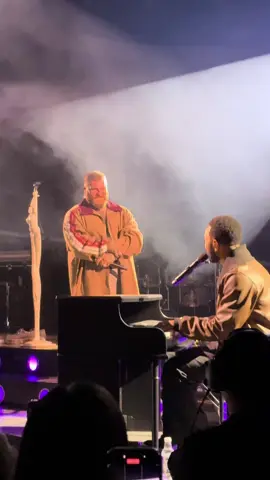 #TeddySwims brings out #JohnLegend during his second sold out night at the Greek Theatre in Los Angeles. Together they performed the 2004 hit, “Ordinary People” 🌙 