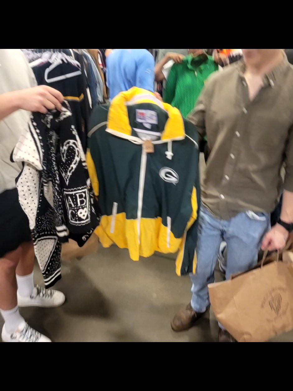 Vintage Packers windbreaker 🧀Sold at NC Bazzar for $50 #nfl #thrifting #greenbaypackers  #vintagefashion 