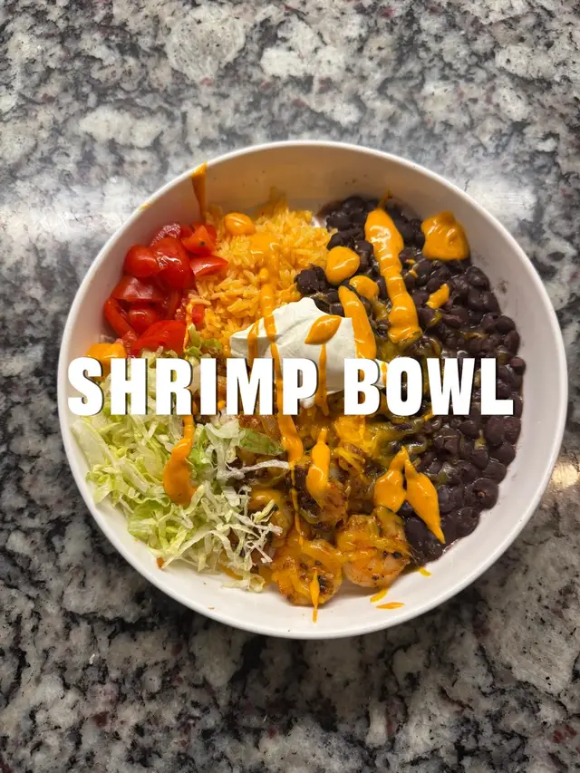 Simple, easy & healthy (kinda)  Let me know if you try it!!  & tell me what am I missing? What would you add? #sahm #shrimp #bowl 