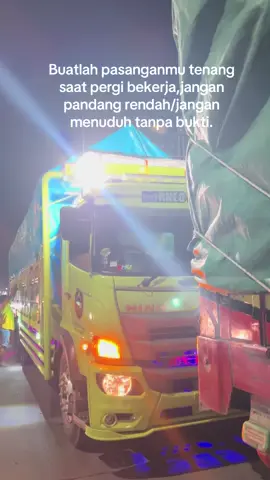 Jangan percaya yg haya katanya seorang sopir suka ini itu#sopirtruckindonesia🇮🇩 #sopirtrukpunyacerita #borneomultiutama #fyppppppppppppppppppppppp #fyp 
