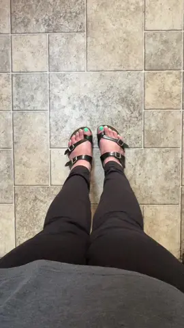 Toosties in the kitchen #trending #tiktok #feet #pies #toes 