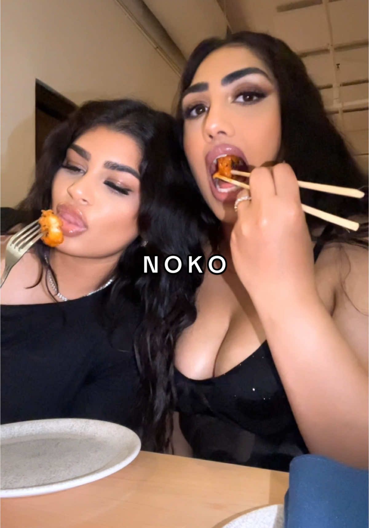 Come try Noko with us! 🍣🍟🥗🍗🍤 #noko #nashvillerestaurants #nashvillefoodies #travelbestie #foodreview #fyp #traveltok 