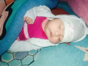 chiquita de mami🥰🥺