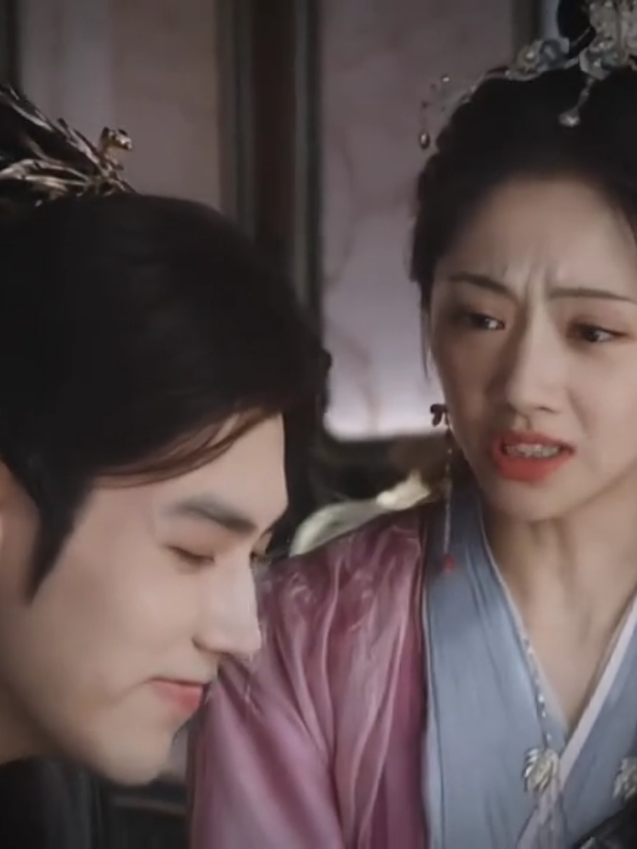 Emang paling bener drama ini gak dikasih momen salah paham atau saling ngejauh antara pemeran utamanya. Soalnya kalau liat Ting Yan sama Sima Jiao gak bareng tuh rasanya pas nonton kasian banget liat mereka yang menderita. __ Drama: When Destiny Brings The Demon #whendestinybringsthedemon #wangyinglu #arthurchen #cdrama #dracin 