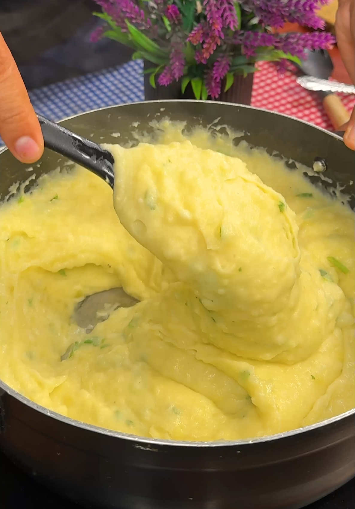 👉 Puré de papas diferente al tradicional: cremoso y lleno de sabor 🥔✨ #PuréDePapas #RecetasFáciles #CocinaCasera #ComidaRápida #RecetasVirales   