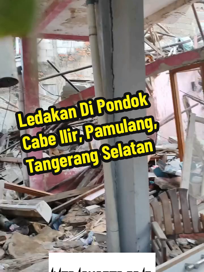 Jumat pagi, 12 September 2025, dilaporkan terjadi ledakan misterius mengguncang pemukiman warga di Jalan Talas II, Pondok Cabe Ilir, Pamulang, Tangerang Selatan. Total 5 rumah mengalami kerusakan. Penyebab ledakan masih belum diketahui pasti. Mohon berhati-hati. #pondokcabeilir #pamulang #tangerangselatan #tangsel  ----- Ikuti akun kami untuk update informasi terkini Jakarta dan sekitarnya ----- 📹 : ig via ekoprstiyoo