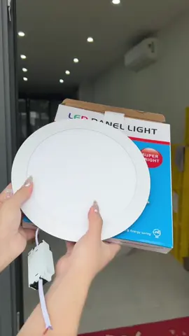 Đèn âm trần siêu mỏng e về hàng rồi đây các bác ơi. Nét như sony lại còn bh 2 năm ạ #denamtran #sieumong #ilivetiktok #amtransieumong #denledamtran 