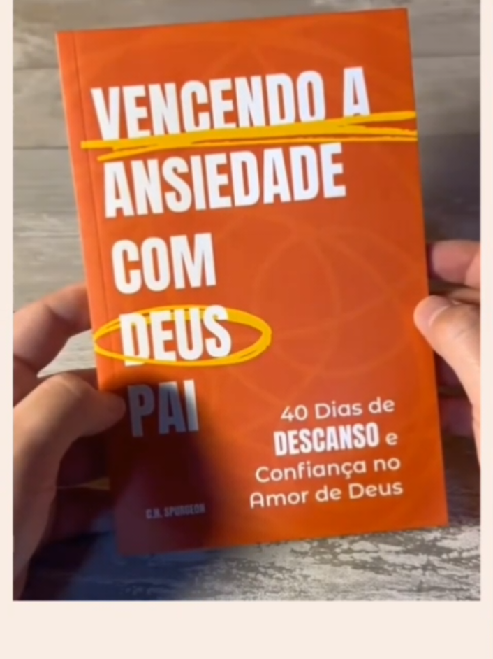 Vencendo a ansiedade com Deus. Um livro que é como um abraço de Deus nos dias difíceis.Copie aqui 👉CLC-BNW-WQB e pesquise na Shopee para adquirir o seu. #Deuscuidadevoce #deus_no_controle #ansiedade 