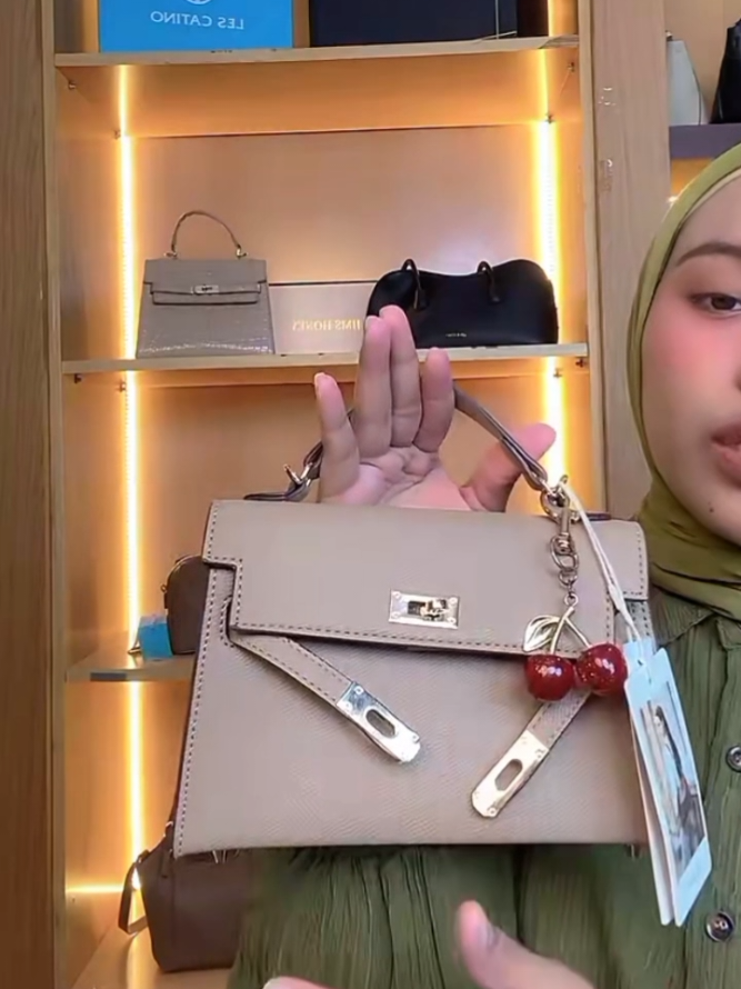 #tas #taswanita #tasselempang #tasslingbag #rekomendasitaswanita 