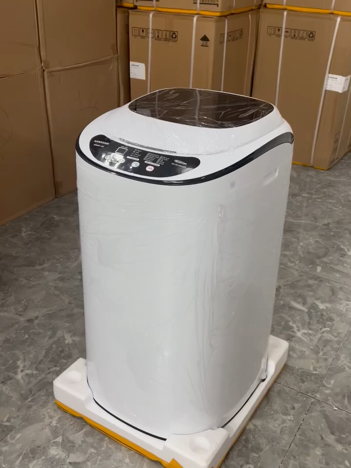 🔶 Bạn nhất định phải xem video này Nhà đã có máy giặt to, sao nhiều mẹ vẫn sắm thêm máy giặt mini Kawasaki? 📷 Vì đồ em bé, đồ lót, khăn mặt… không thể giặt chung để tránh viêm da, nấm ngứa. 📷 Giặt mấy món nhỏ xíu mà dùng máy to thì vừa tốn điện vừa hại máy. 📷 Cần giặt nhanh 1-2 bộ quần áo thì Kawasaki mini tiện lợi vô cùng. 📷 ƯU ĐIỂM NỔI BẬT: 📷 Thiết kế nhỏ gọn, đặt ở đâu cũng vừa: phòng tắm, ban công hay ký túc xá. 📷 Tiết kiệm nước – điện – thời gian. 📷 Giặt sạch, vắt khô, không làm hỏng vải. 📷 Dễ dàng mang đi du lịch, về quê, hay cho mẹ bỉm sữa giặt riêng đồ con 📷 Đặc biệt: Máy giặt mini Kawasaki có chế độ giặt nước nóng & tiệt trùng – đánh bay mùi hôi, vi khuẩn bám trong quần áo bé yêu #maygiatmini #maygiatdolot #maygiatdoriengchobe #xuhuong #viral