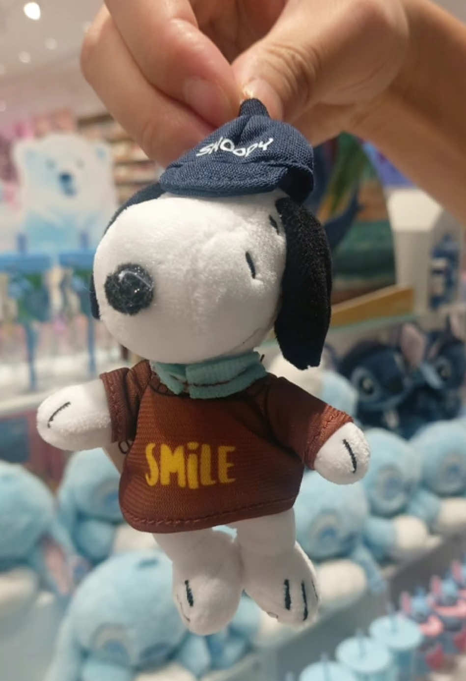 Who can resist a snoopy smiling at you!!!😍👀❤️#snoopy #miniso #peanuts #peanutbutter #unboxing #blindbox @MINISO US 