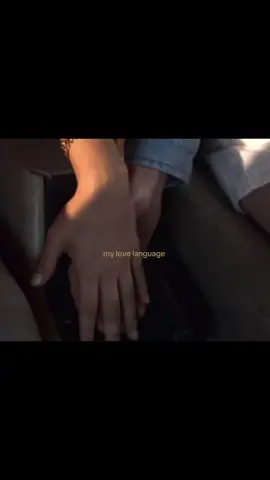 #physicaltouch #lovelanguage #fyppppppppppppppppppppppp #holdinghands #giftok 