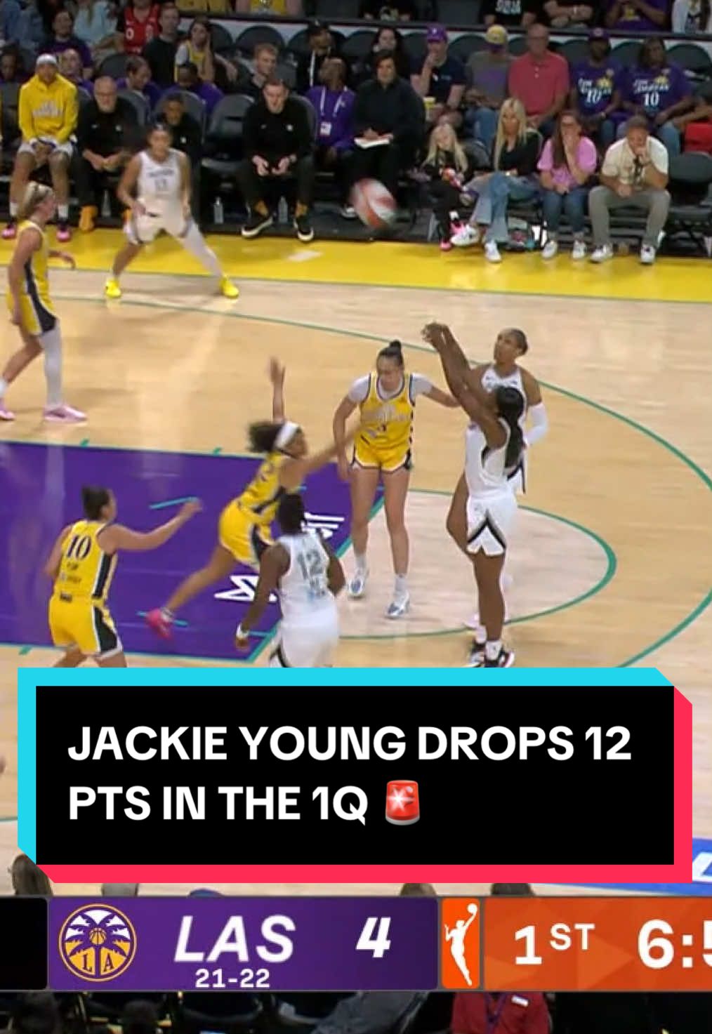 Jackie Young was RELENTLESS in the 1Q 😤 12PTS 2 REB 3 AST 4-7 3PM #WNBA #buckets #jackieyoung #lasvegasaces  