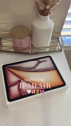 Unbox my new iPad Air with me ✨🧸🤍 I’ve never owned an iPad so I’m excited to see what the hype is about 🫶🏼 #M3iPadAir #iPadAir #Apple #applepencilpro #unboxing  