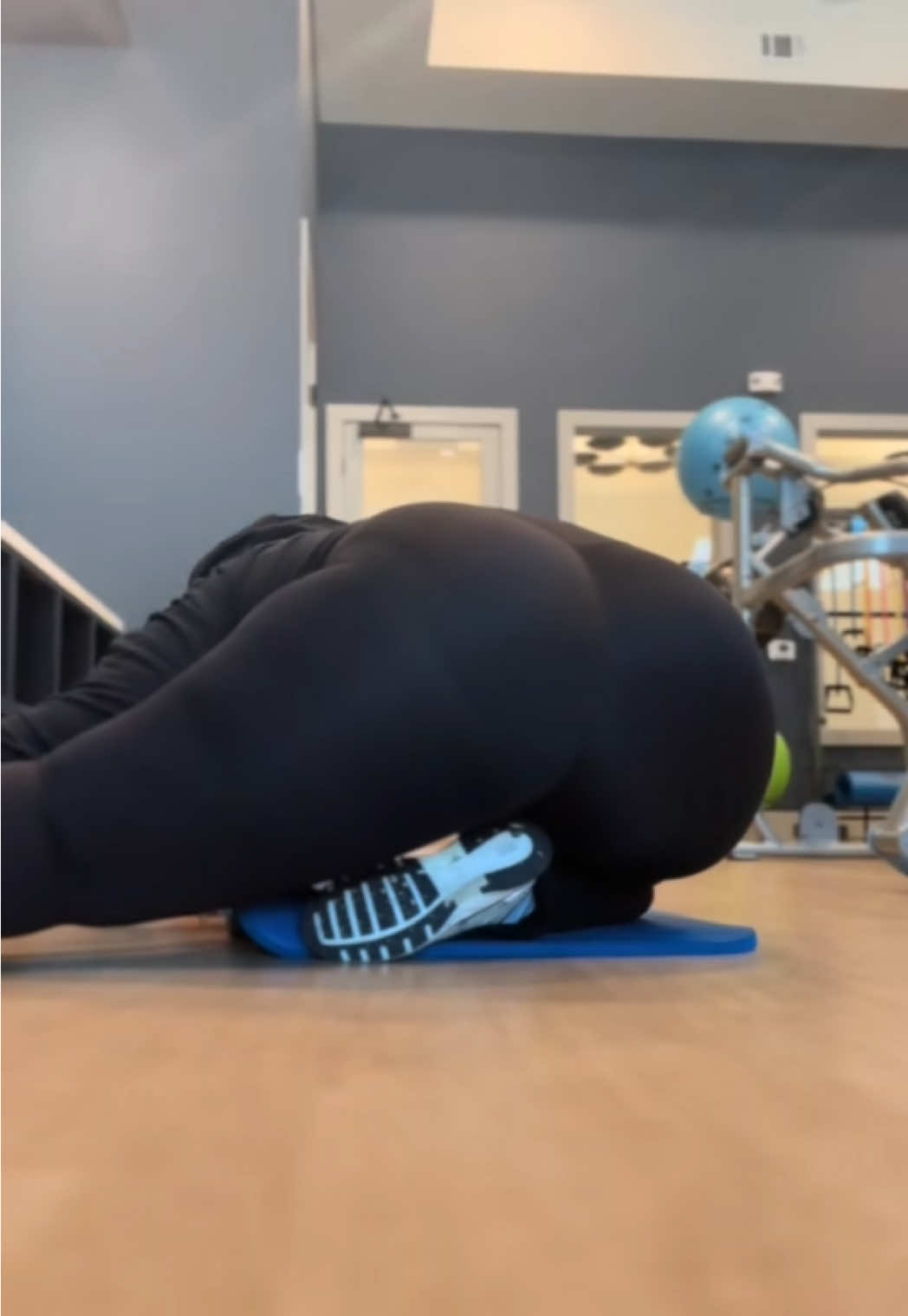 Stretching is so important make sure you’re stretching every day before you work out or even if you’re not working, I’ll stretch every morning.. slow motion is better than no motion #workout #thicktok